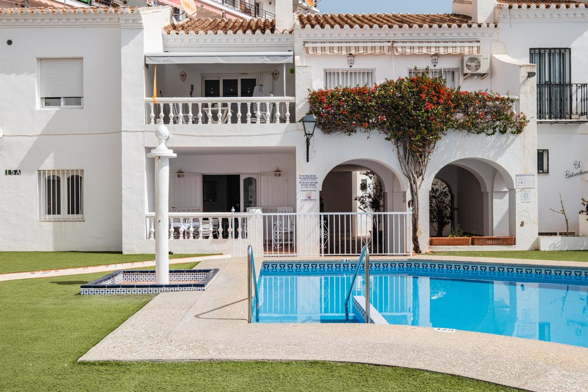 Bright Spacious 1 Bed Apartment Nerja Esterno foto