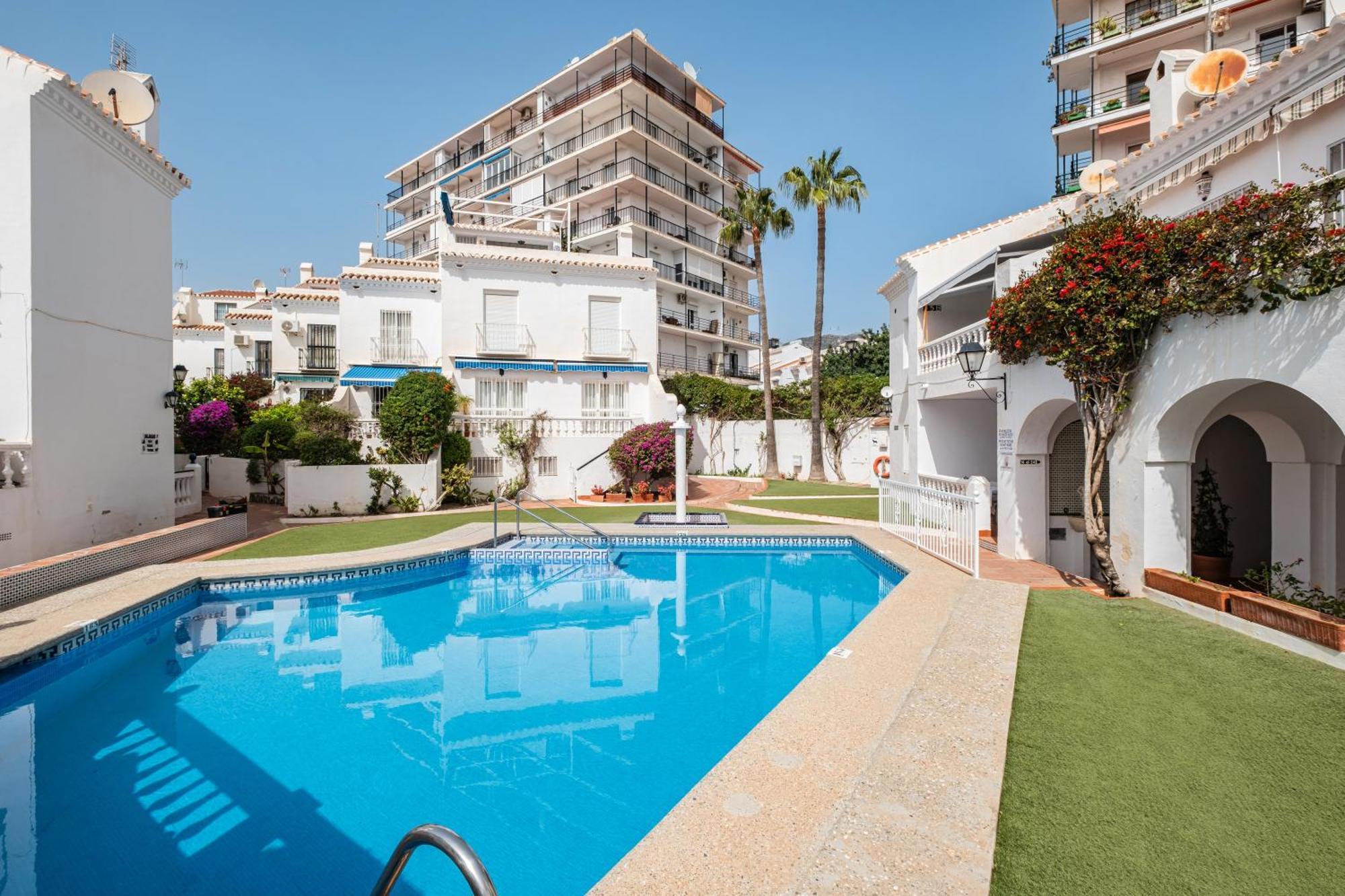 Bright Spacious 1 Bed Apartment Nerja Esterno foto
