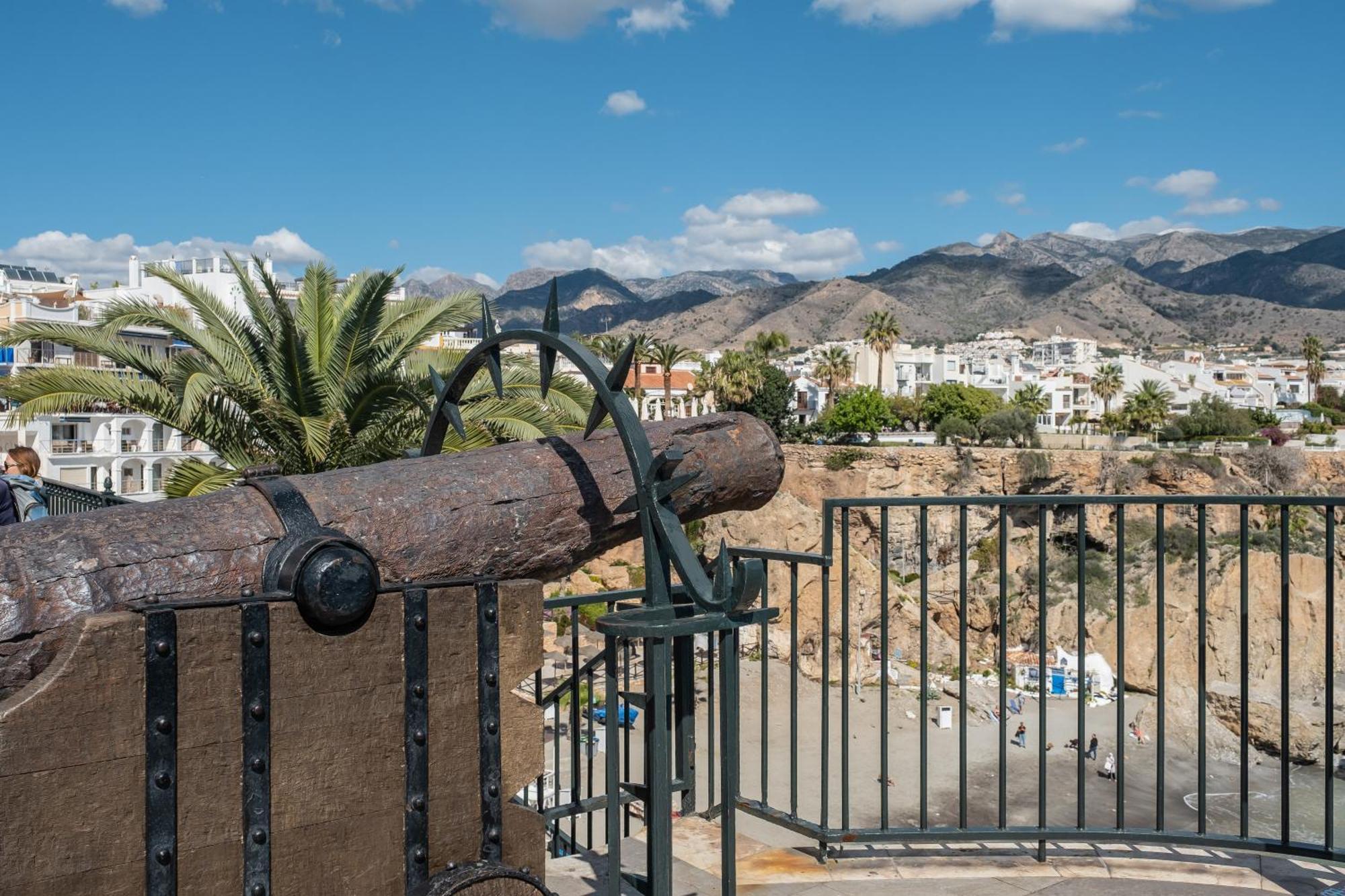 Bright Spacious 1 Bed Apartment Nerja Esterno foto